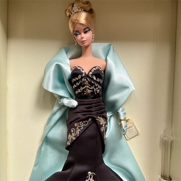 Silkstone Stolen Magic Barbie NIB - Picture 13 of 14